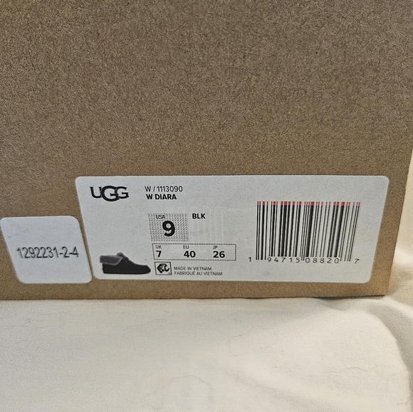 UGG Black W Diara Footwear - Picture 2 of 2